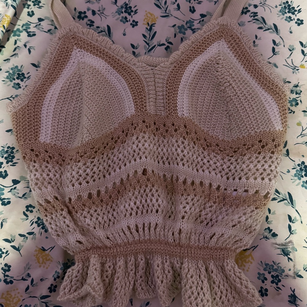 Medium crop top / shirt :3 !